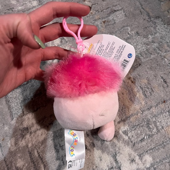 Caparinne Clip Squishmallow - Picture 2 of 3